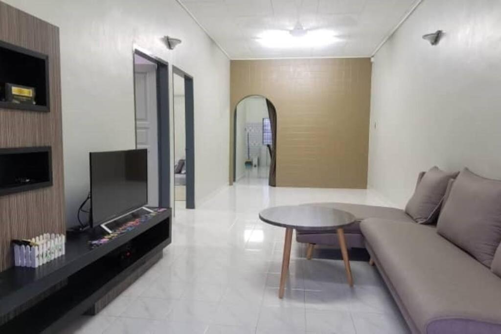 Mersing Spacious 3Bedroom With Free Parking Space Luaran gambar